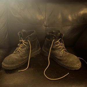 Black Dr. Martens industrial steel toe shoes Mens  9